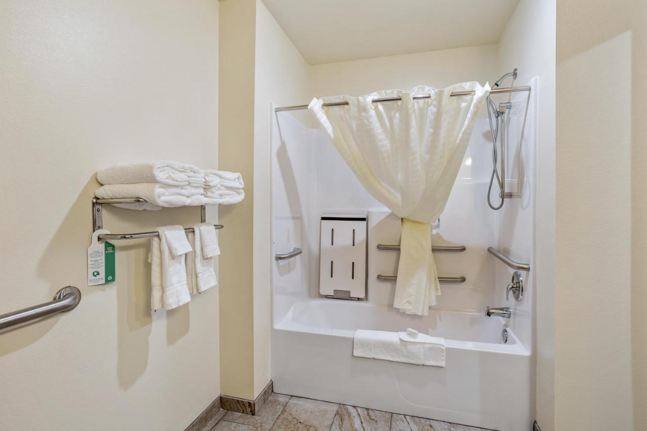 Cobblestone Hotel & Suites Интернашенал-Фолс Экстерьер фото